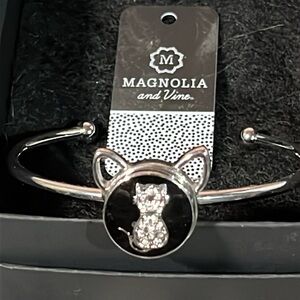 Magnolia and Vine Cat Snap Bracelet